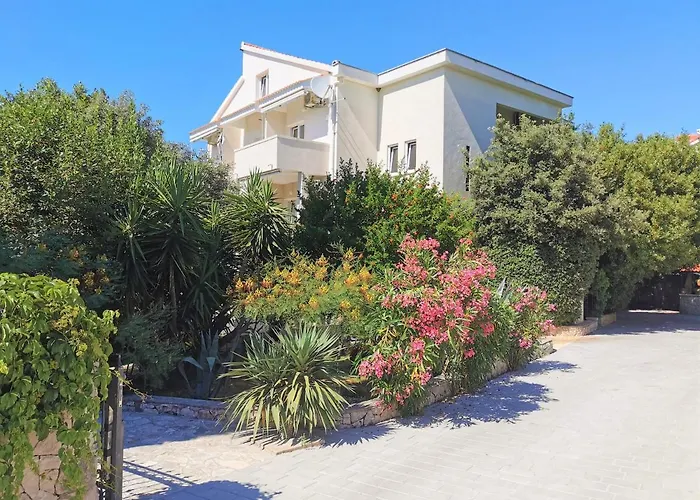 Lenka Apartments I
