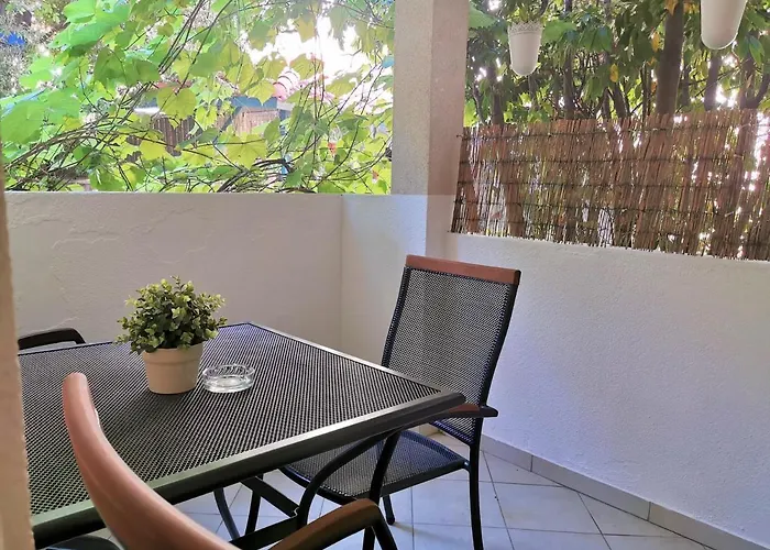 Lenka Apartments I